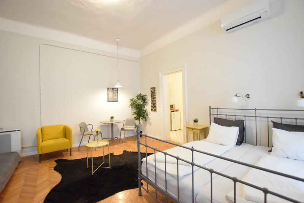 Standard Apartment By Hi5 - Chainbridge Budapest Ngoại thất bức ảnh